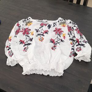 Sapphire top linen size medium embroidery flowers design